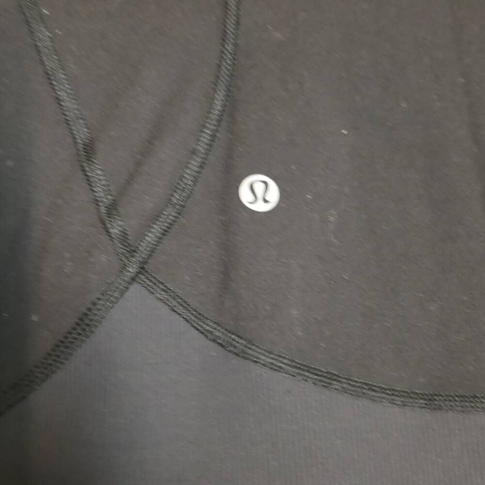 Lululemon jacket with a full-zip front and hood Size 6 - Picture 10 of 11